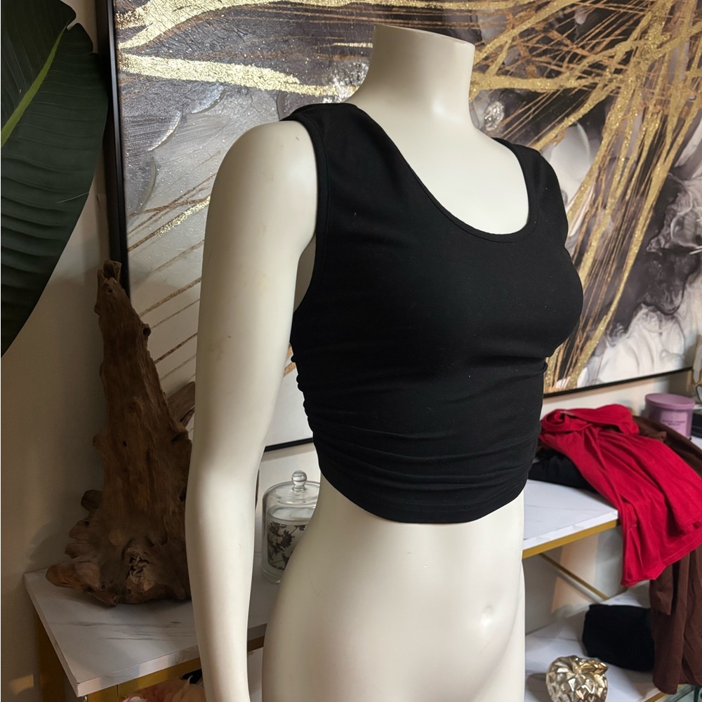 SHEIN Black Sleeveless Crop Tank Top